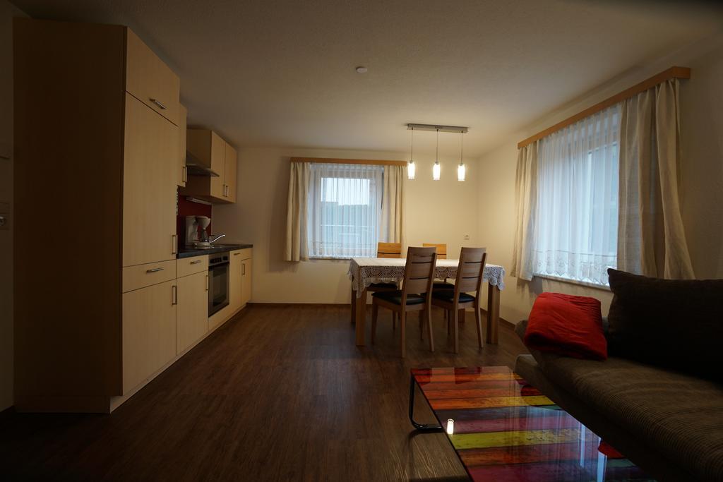 Ferienwohnung Fam Alfons Geiler Heinfels Pokoj fotografie